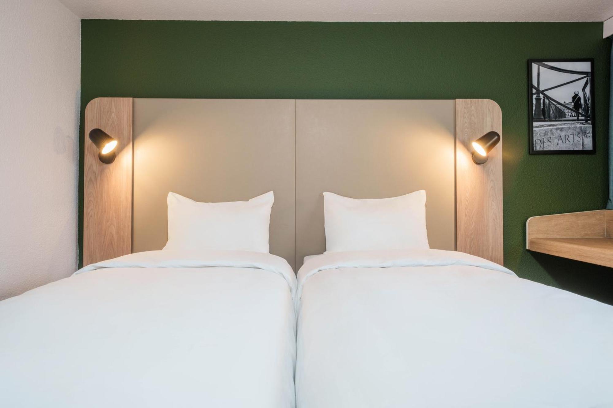 Campanile Bordeaux Est - Artigues Hotell Exteriör bild