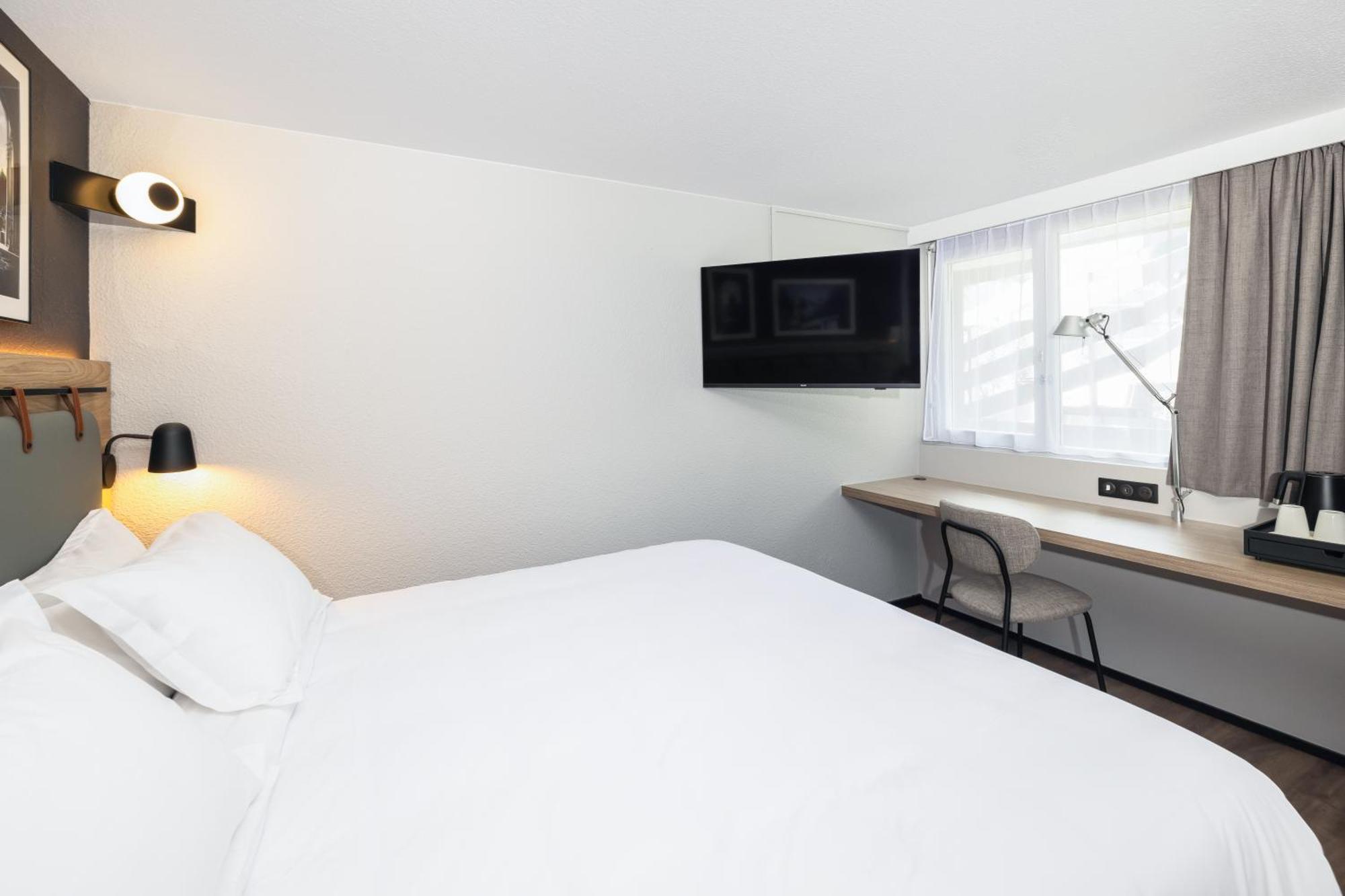 Campanile Bordeaux Est - Artigues Hotell Exteriör bild