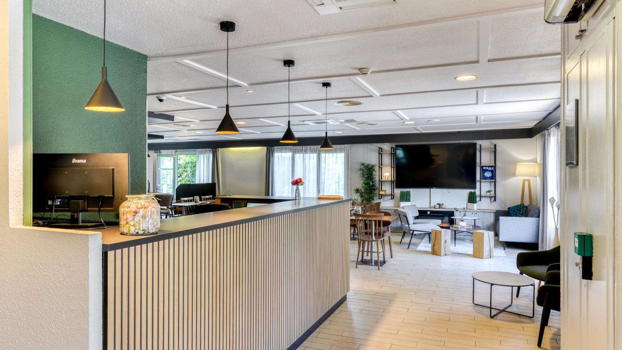 Campanile Bordeaux Est - Artigues Hotell Exteriör bild